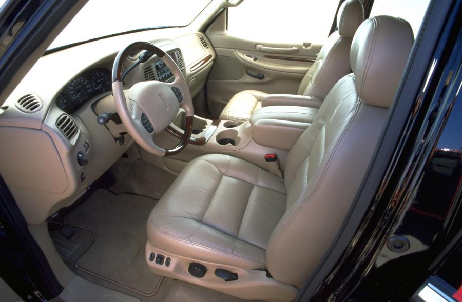  Lincoln Navigator 1998 года  (фото 15 из 72)